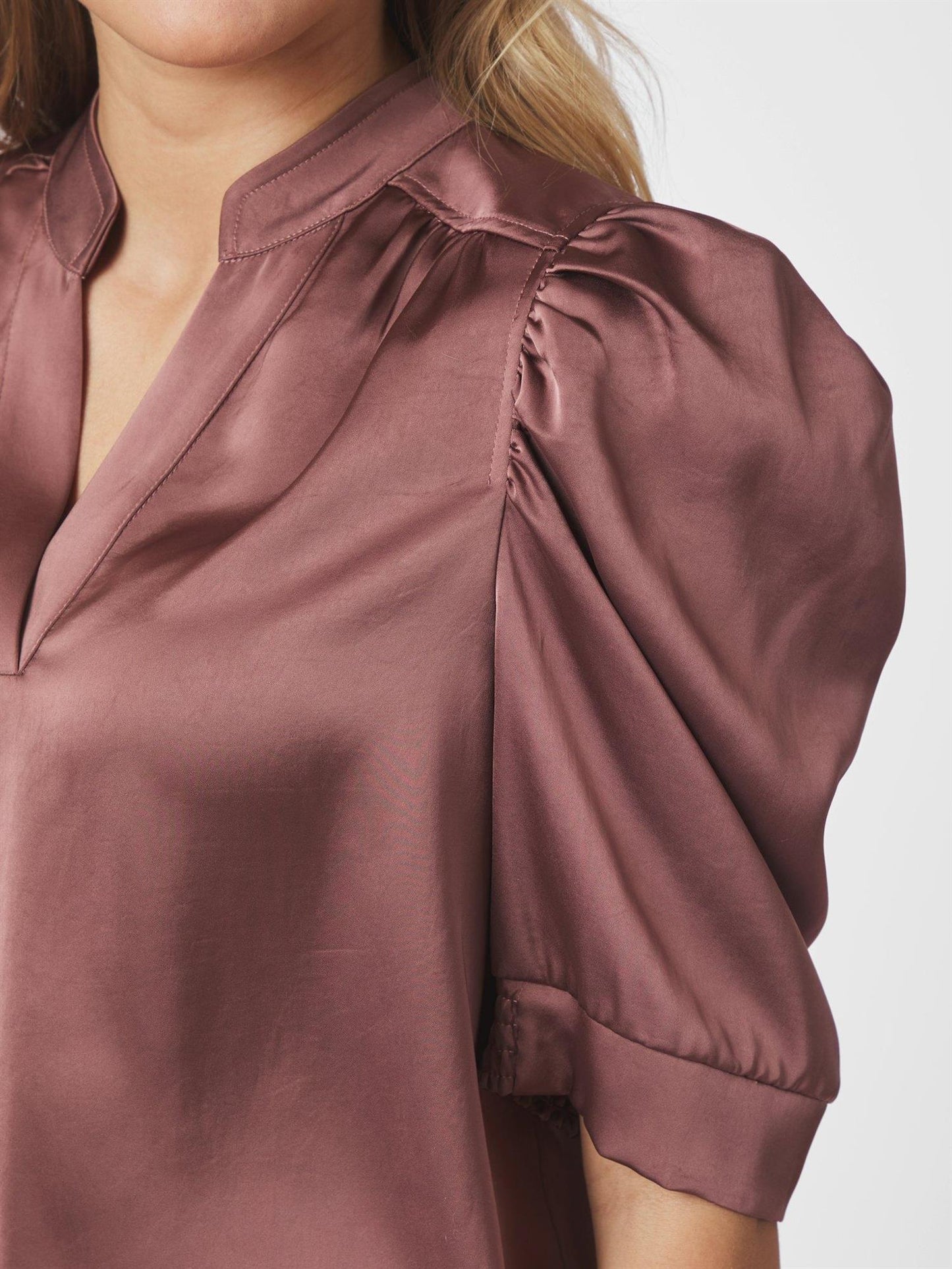 Roella Heavy Sateen Blouse - Dark Rose