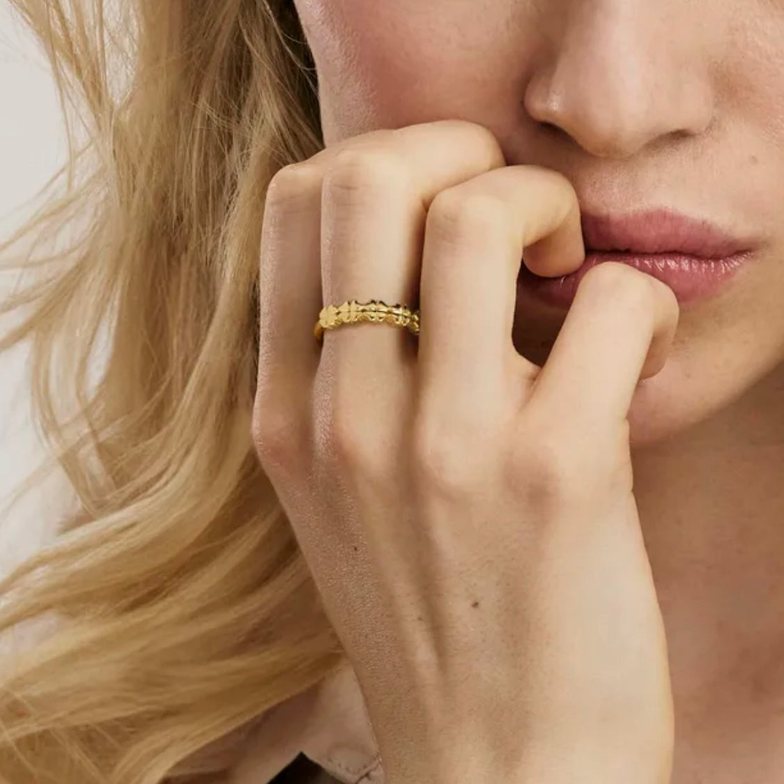 Armonica Adjustable Ring - Gold Clovers