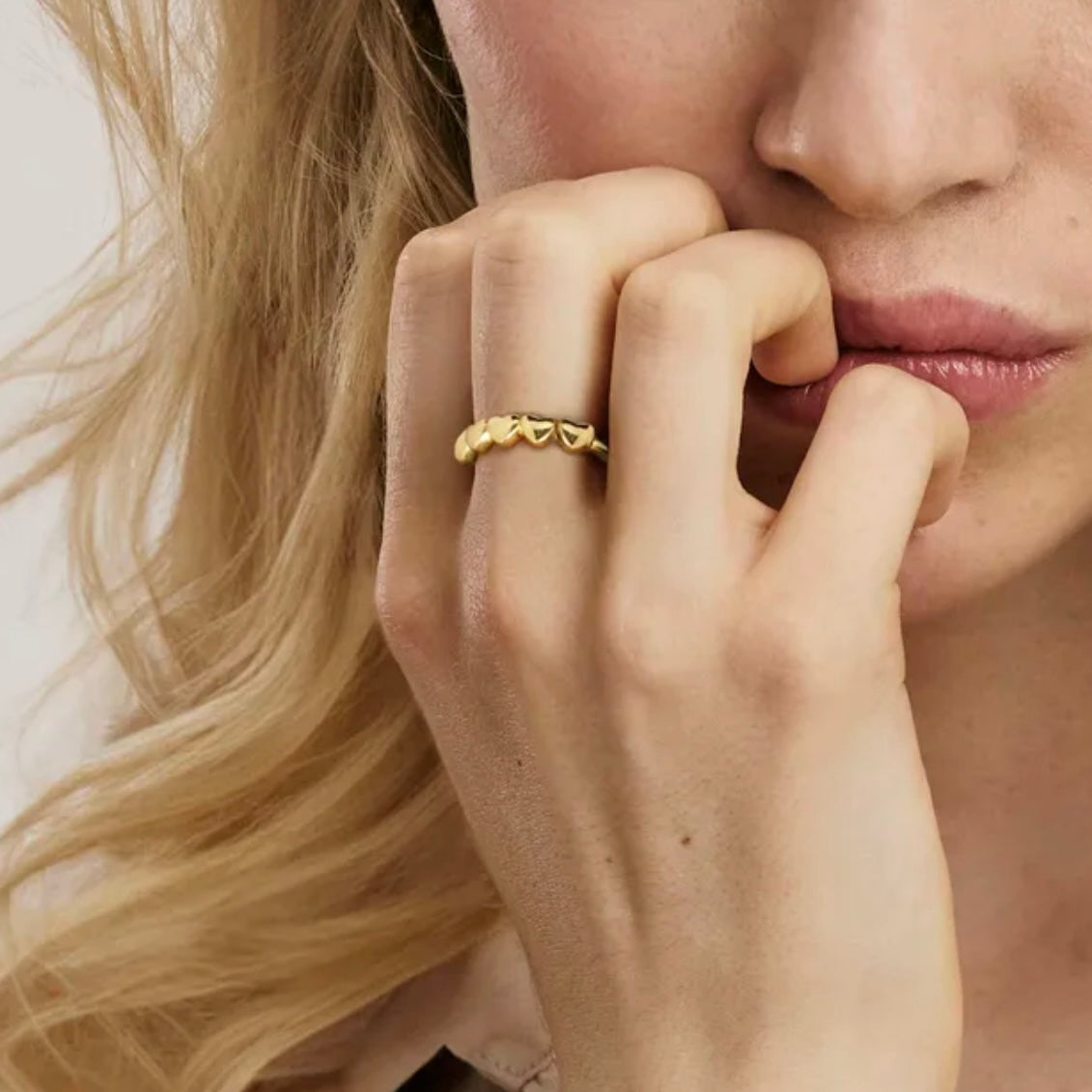 Armonica Adjustable Ring - Gold Hearts