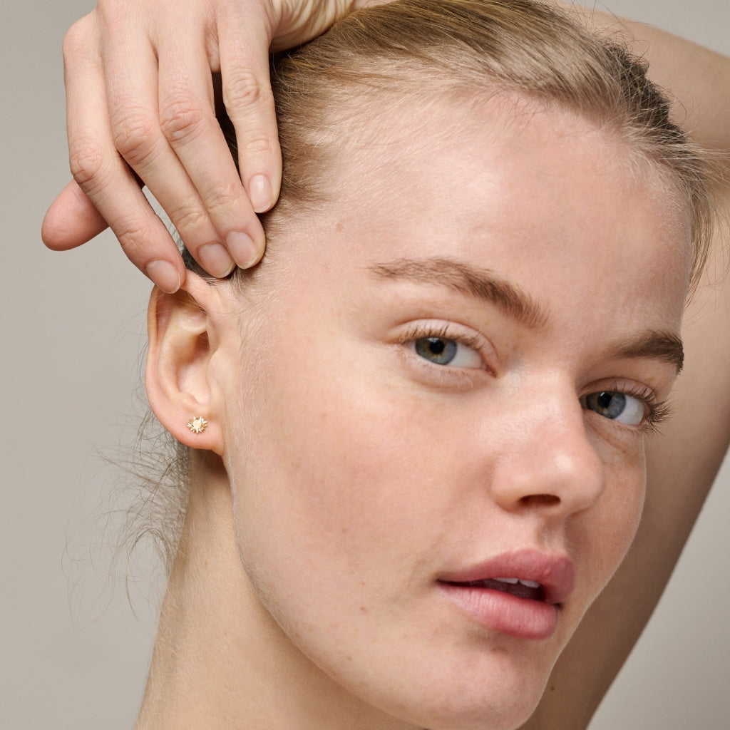 Small Sunshine Daisy Studs