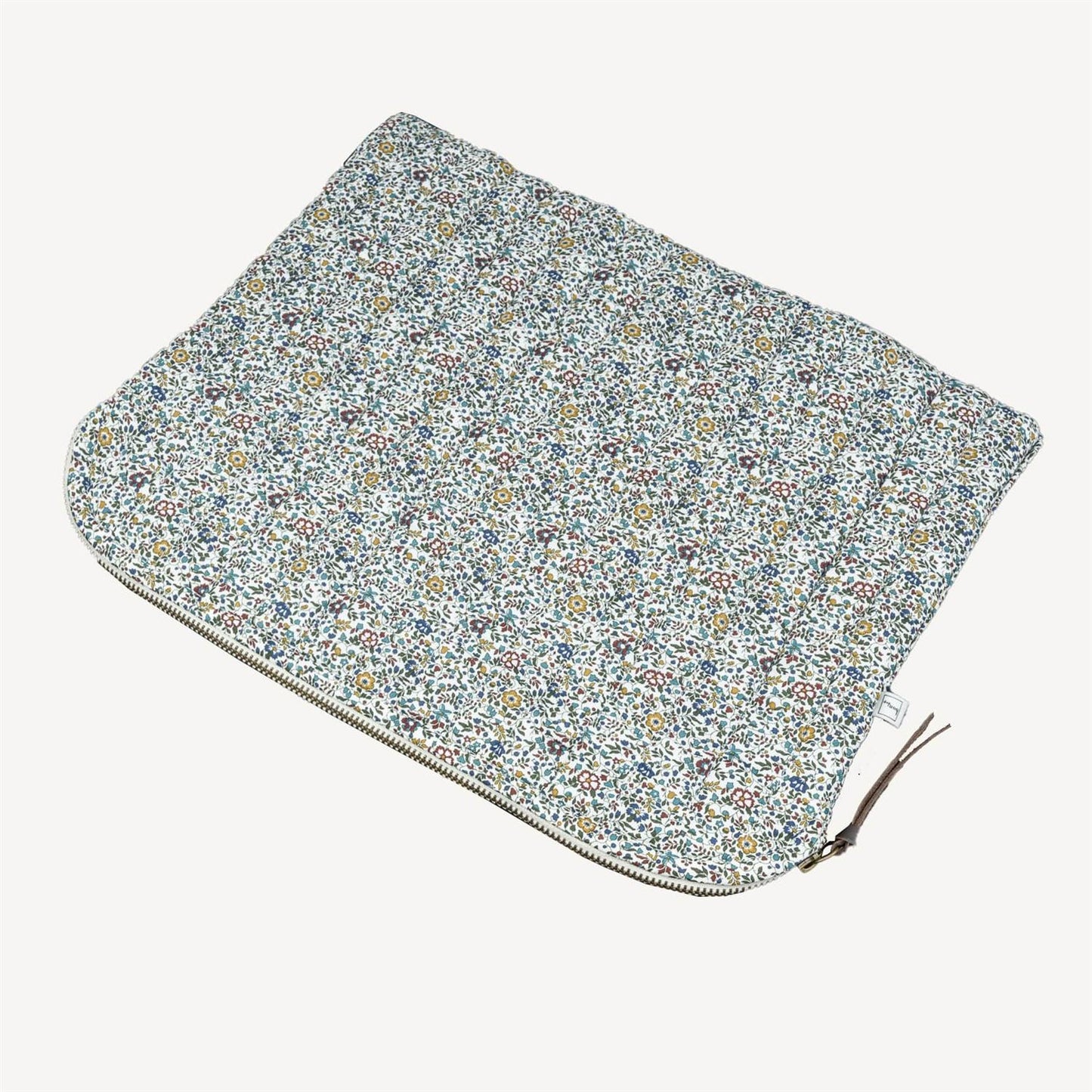 Mac Cover mw - Liberty Katie and Millie
