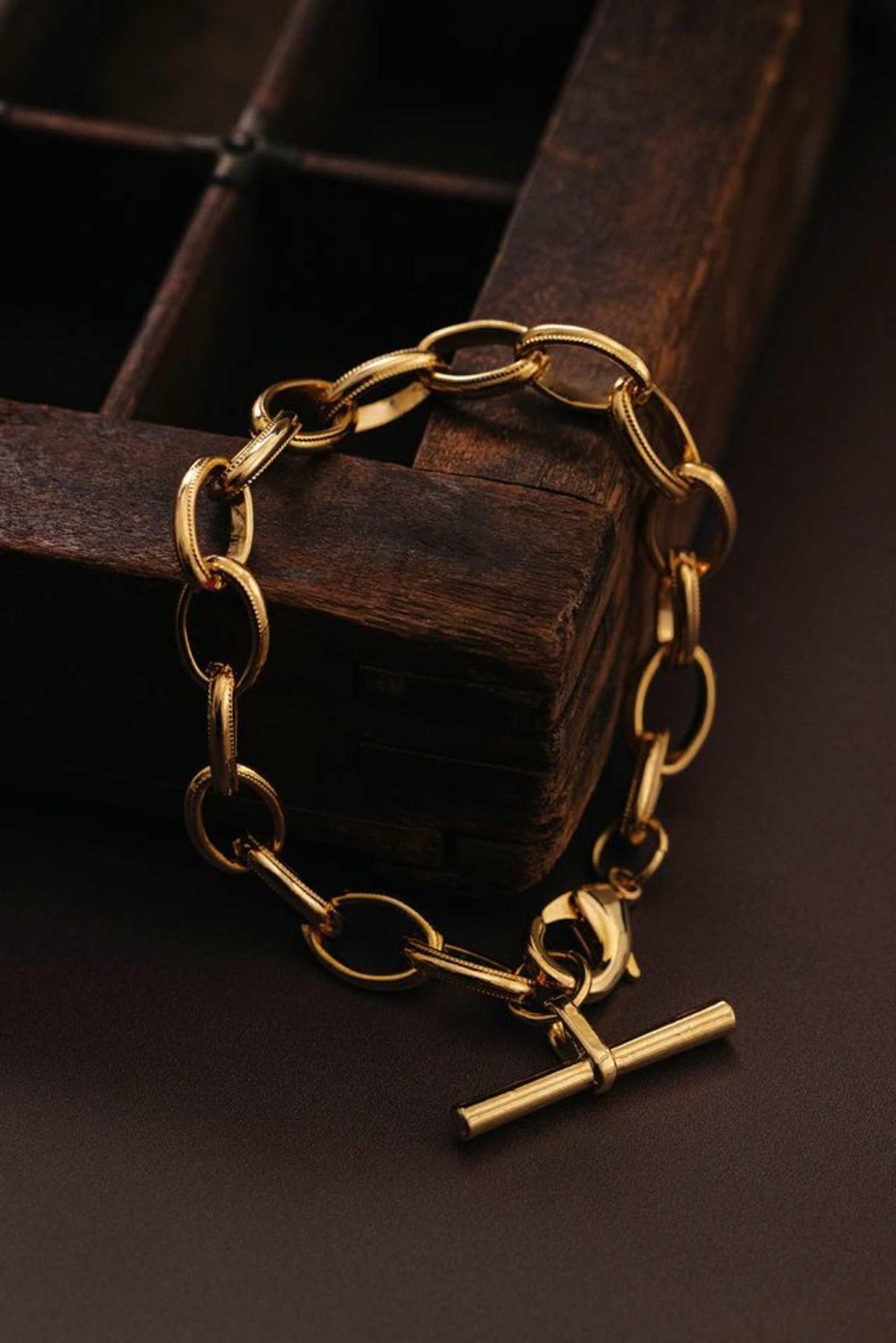 Oval Link T-Bar Drop Bracelet