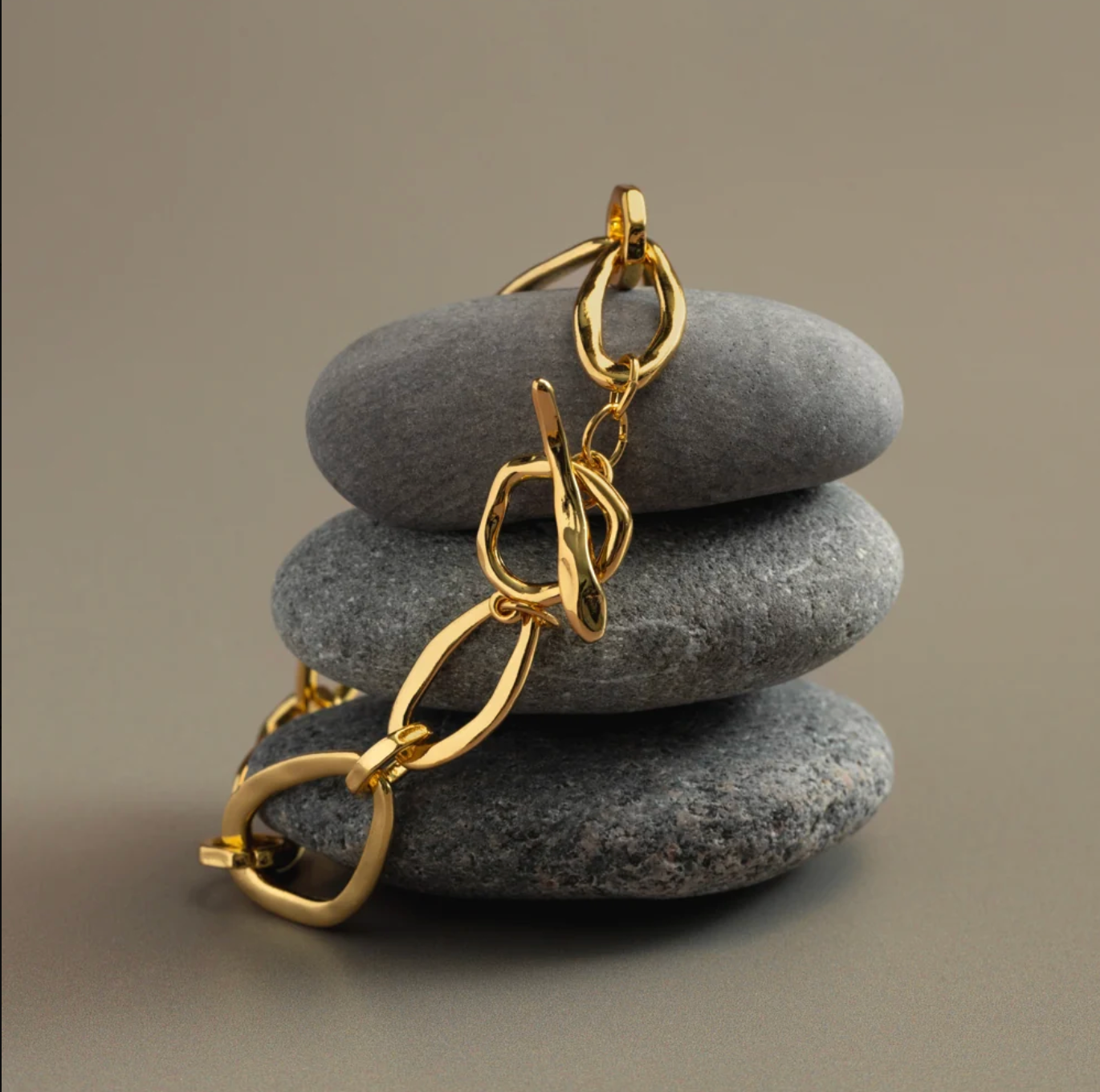 Organic link chain t-bar bracelet