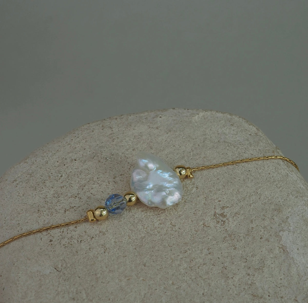 Ocean Gem Pearl Bracelet - Blue