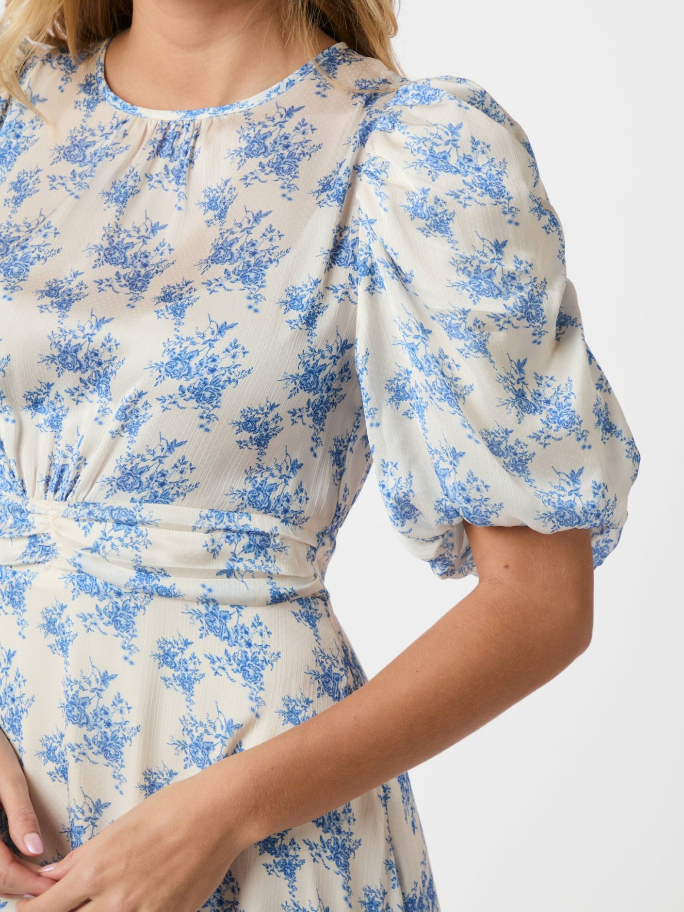 Kikka Wild Rose Dress - Light Blue