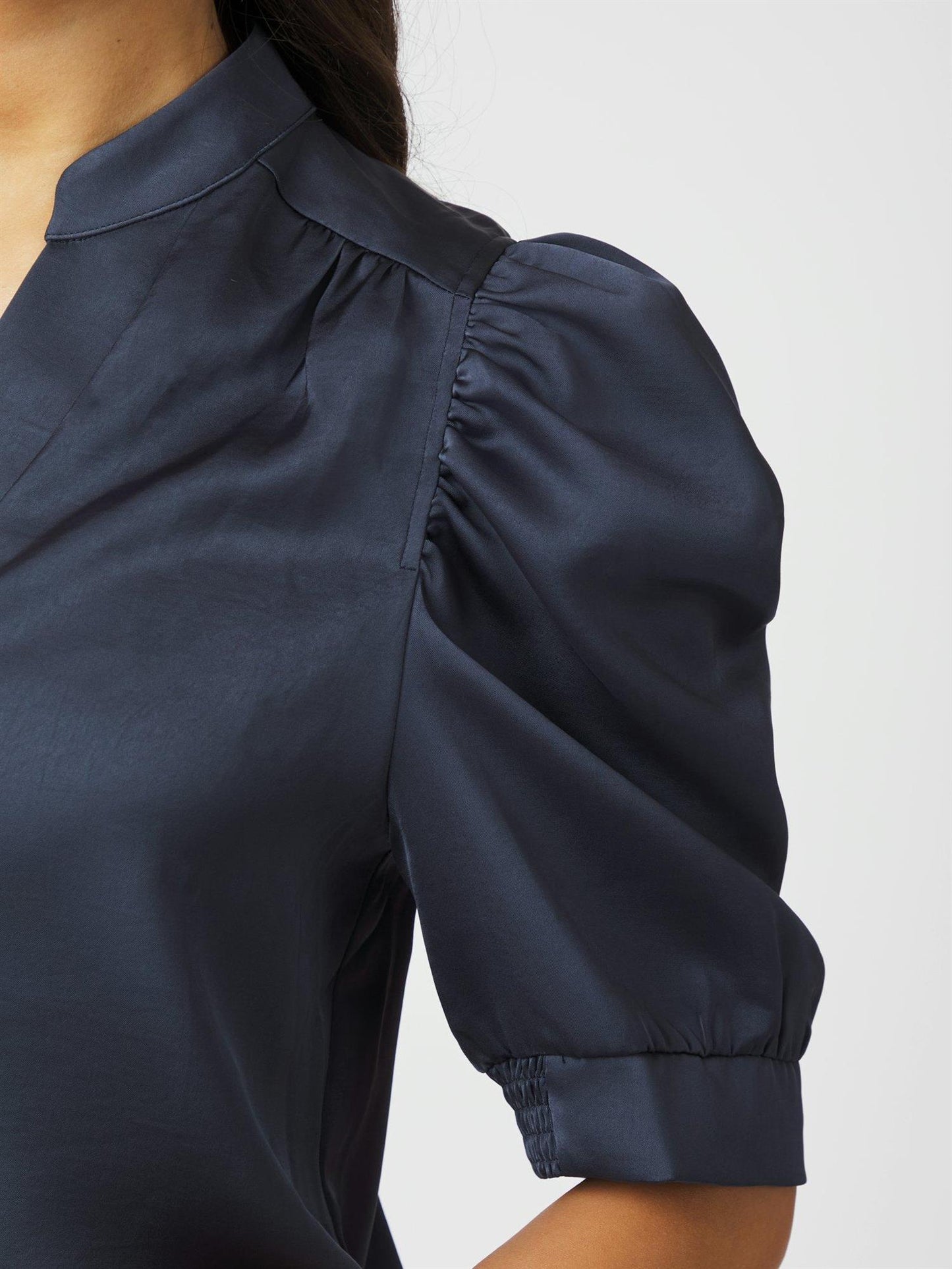 Roella Heavy Sateen Blouse - Midnight Blue