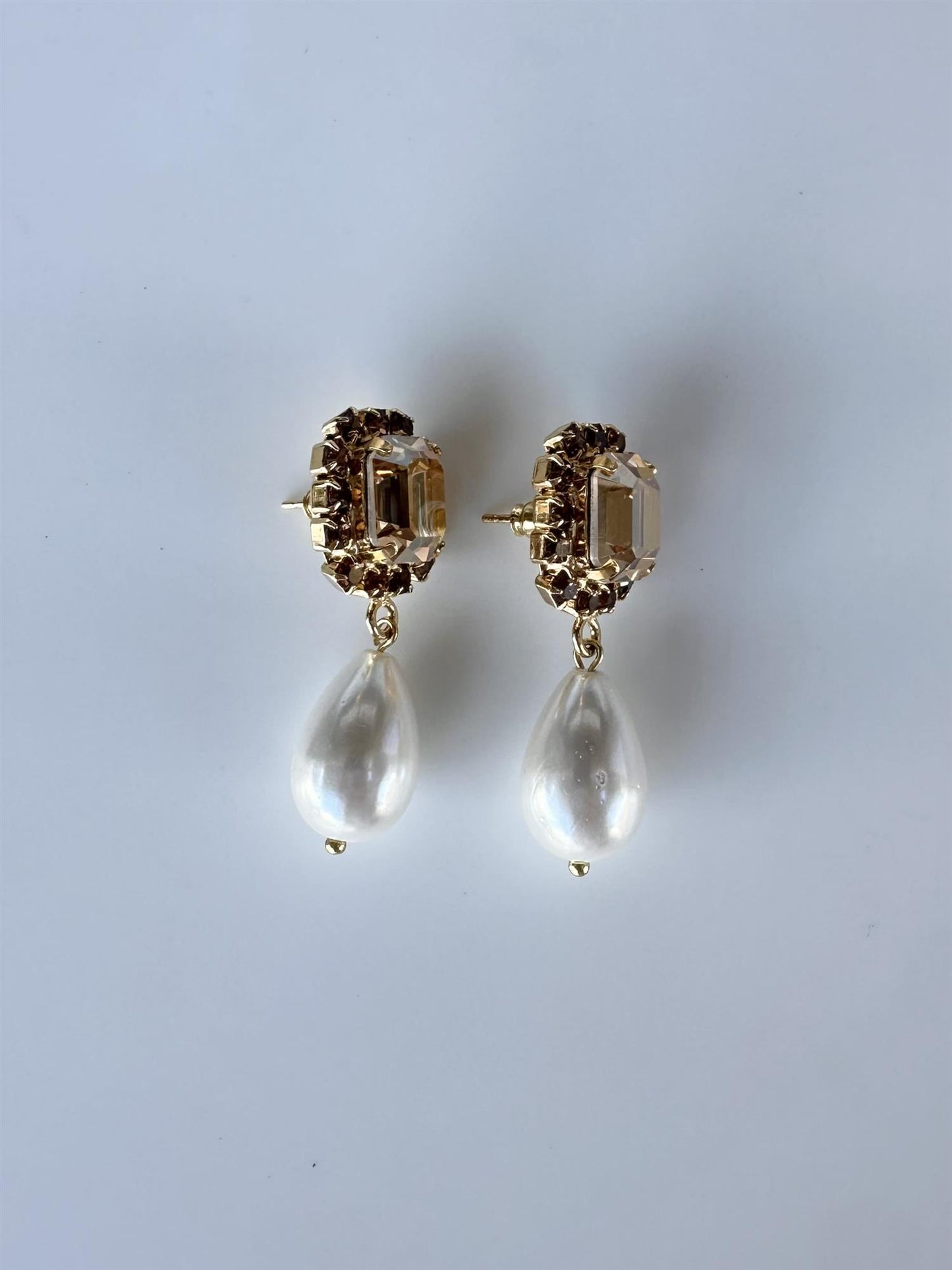 Young Royals - Golden Shadow / Smoky Quartz