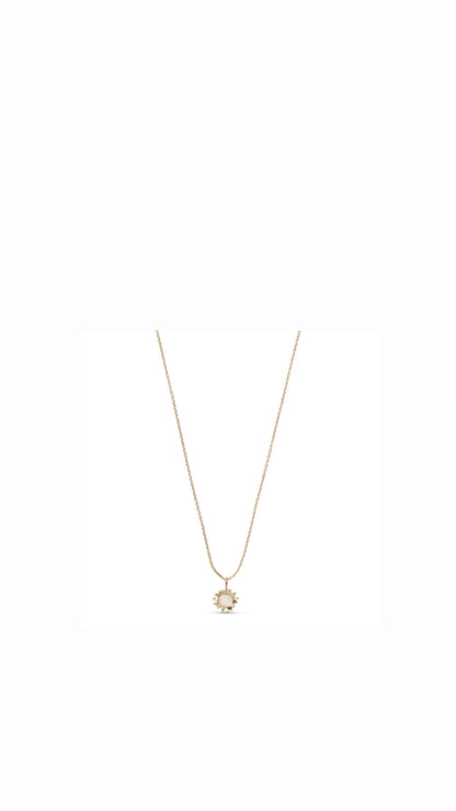Sunshine Daisy Necklace