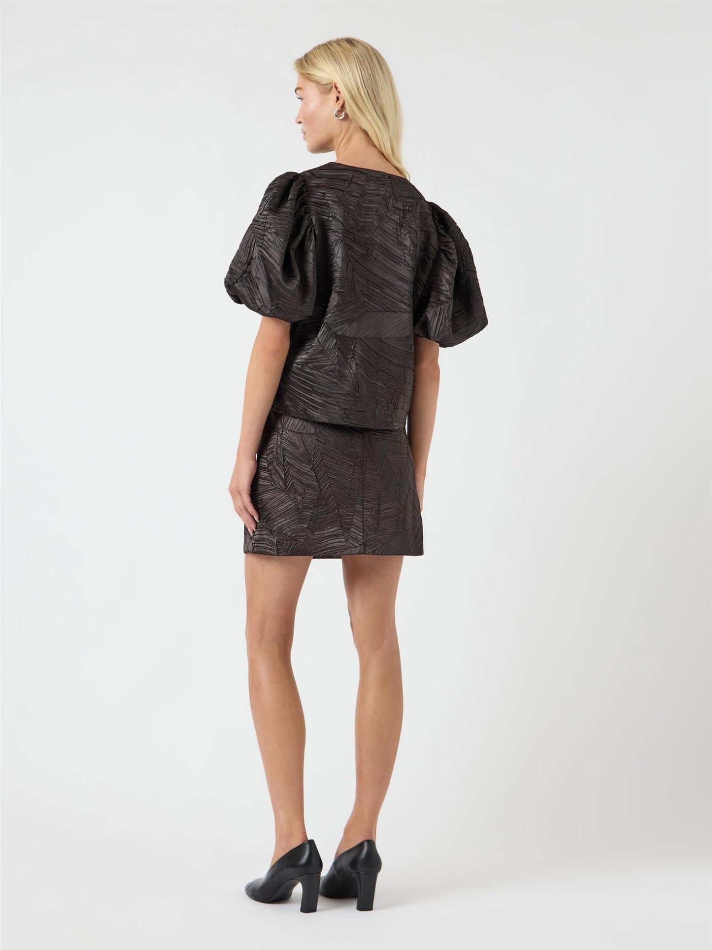 YASVIBE TOP - BLACK
