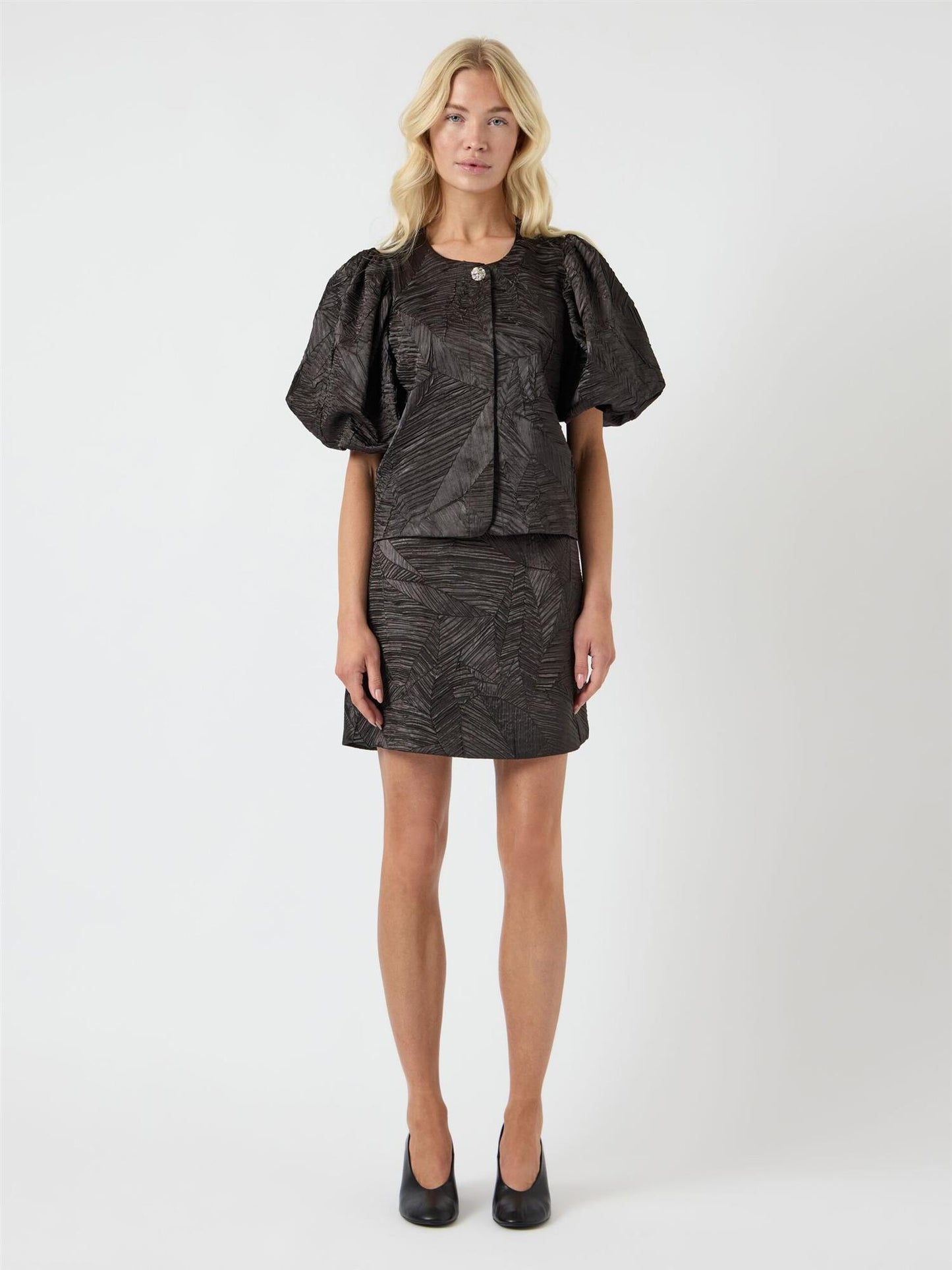 YASVIBE TOP - BLACK