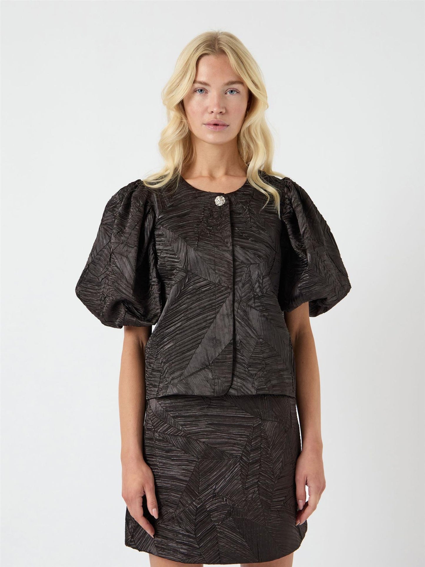YASVIBE TOP - BLACK