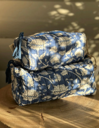 Toalettmappe Blokktrykket - Flower Delft Blue