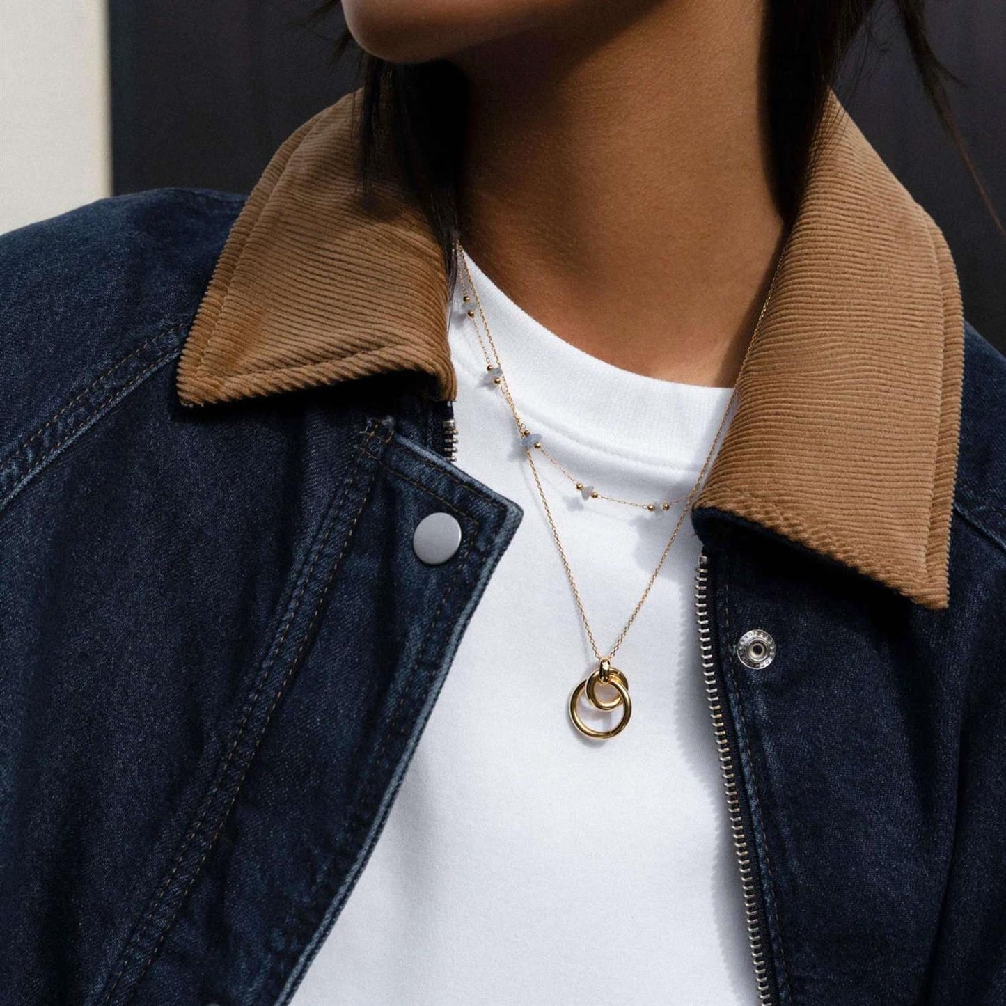 Interlocking open circle necklace