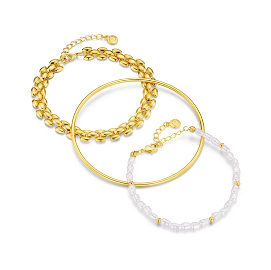 Pearl, chain & bangle wrist pack